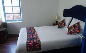 Pardos House Inn